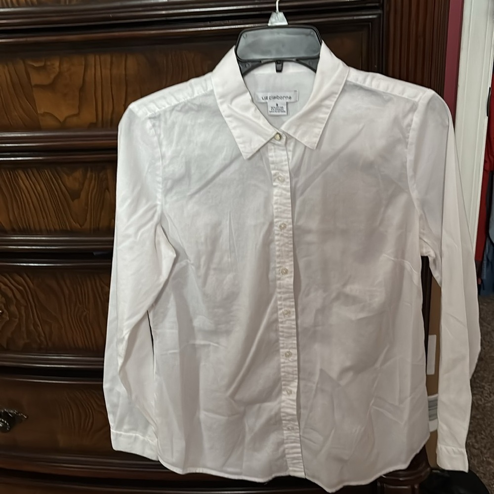Liz Claiborne white  Collared button down long sleeve Blouse size small